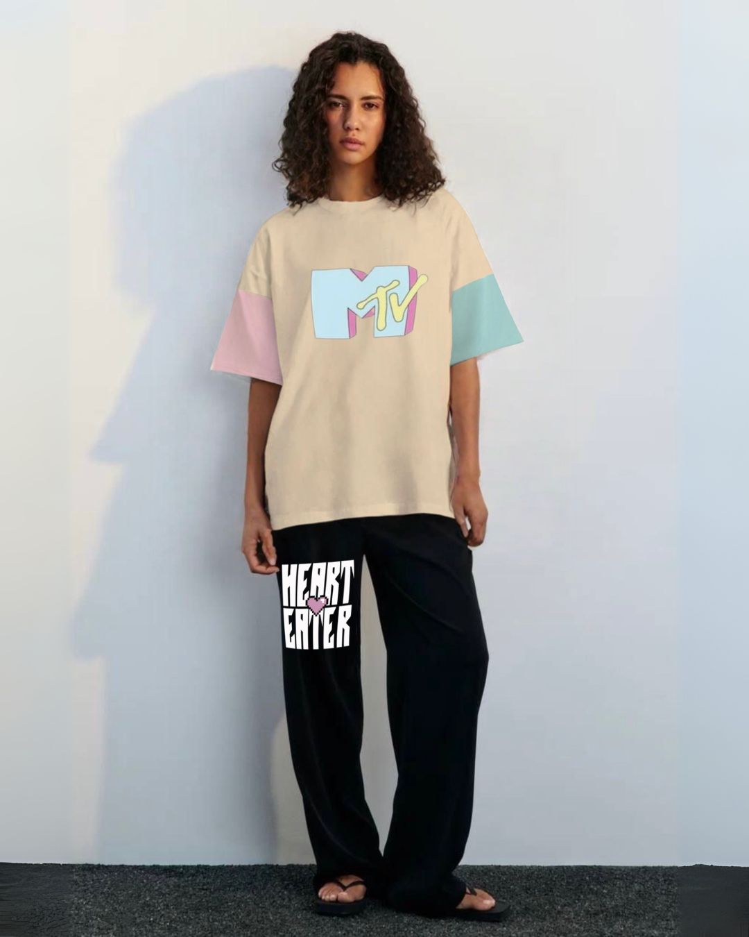 MTV TEES WITH HEART EATER BLACK PANTS(*)