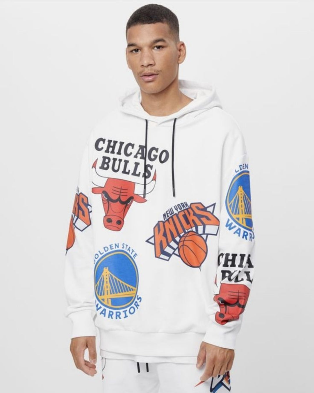 Unisex White Oversized Hoodie - Chicago Bulls