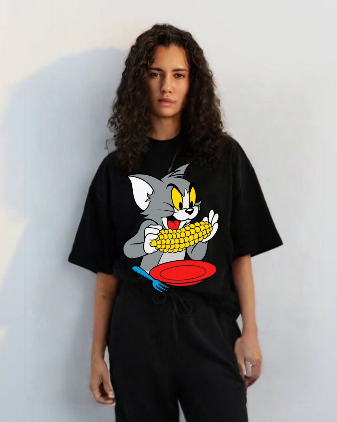 WOMEN'S STREET TOM OVERSIZED TEE (BLACK)