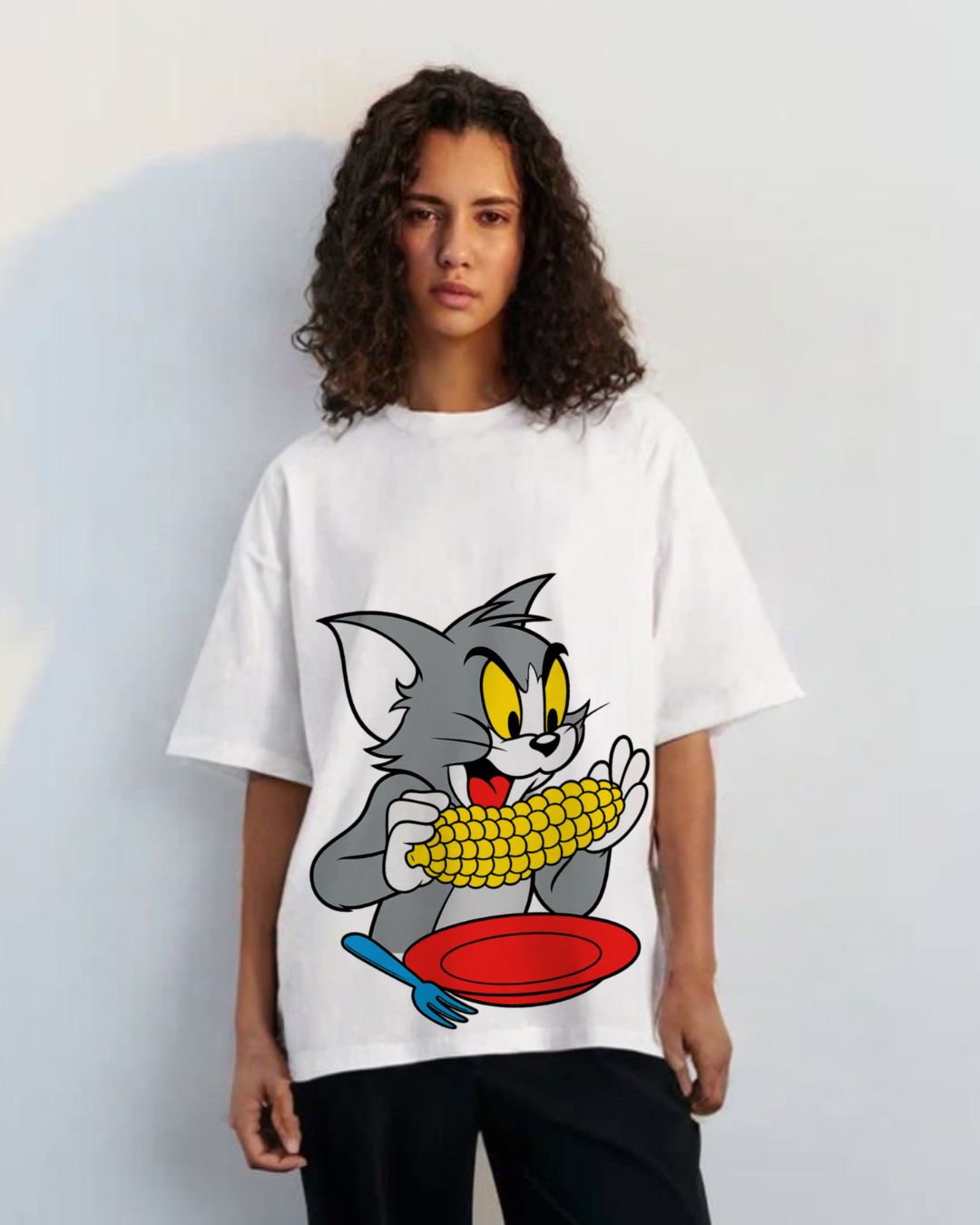 WOMEN'S STREET TOM OVERSIZED TEE (WHITE)