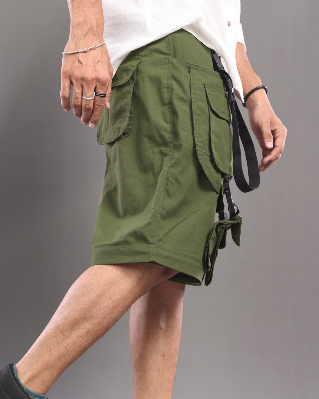 Olive MaxFlex Cargo Pants: Air Ease Commando Multi-Pocket Style